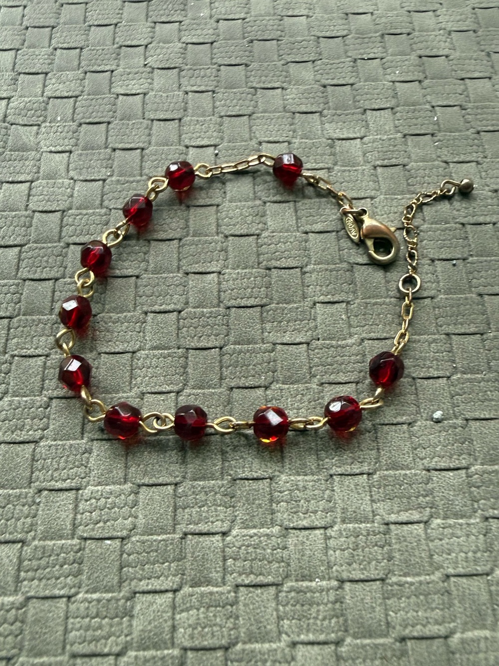 Avon‎ vintage Gold-Finish Bracelet with Red Faceted Beads